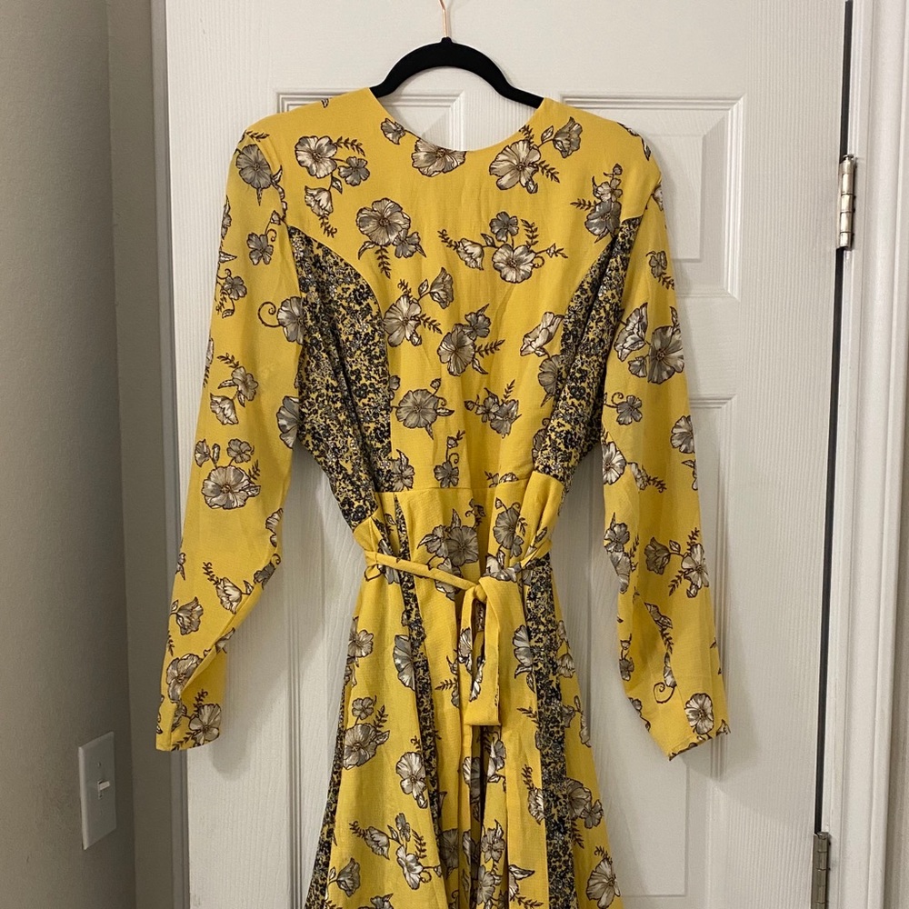 BrandNew Xihilaration Yellow Floral Mini Dress!